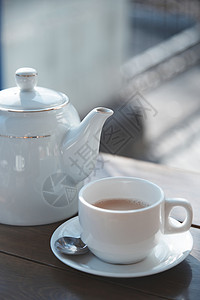 茶杯和茶壶在户外图片