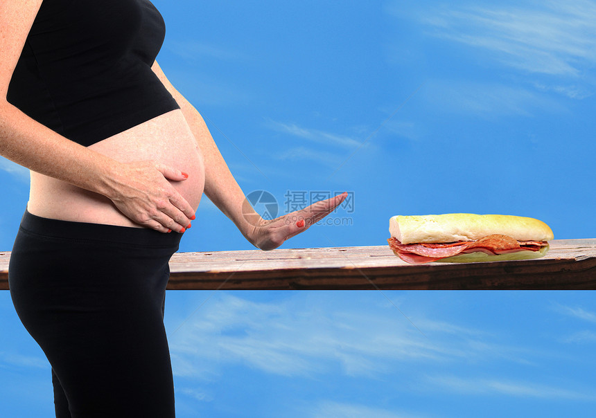 怀孕时避免吃熟食肉因为有列图片