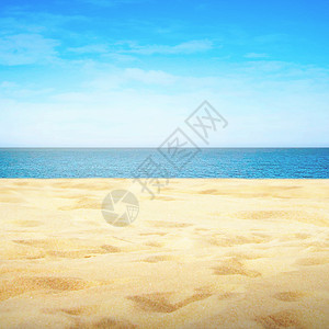阳光明媚的夏天沙滩图片