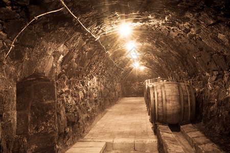 匈牙利Tokaj酿酒地窖隧图片
