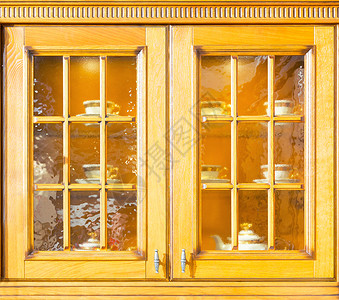 由轻木制成的豪华厨房橱柜图片