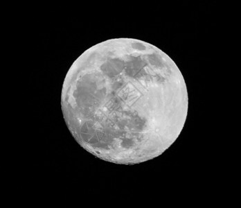 夜间的月亮图片