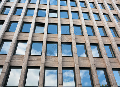 办公大楼窗外的窗户图片
