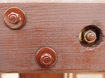棕色木制建筑合点螺丝室外涂漆设备中钢图片