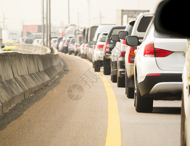 在交通道路恶劣天气非常炎热的天图片