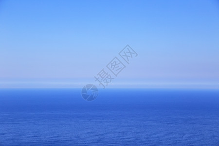 蓝色的大海和天空的地平线背景背景图片