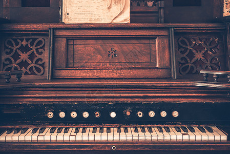 深色木制复古风琴乐器老年器官图片