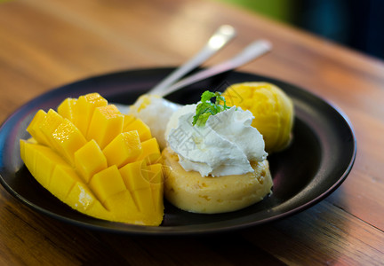 泰国传统甜点芒果芒果布丁芒果冰图片