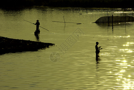 日落时的传统捕鱼缅甸曼德勒乌本桥图片