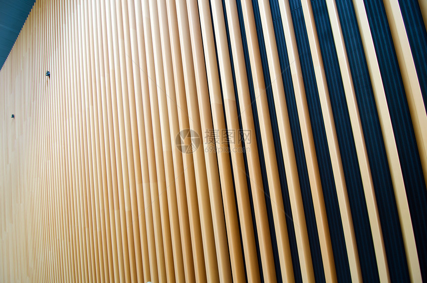 现代建筑的木鳍门面图片