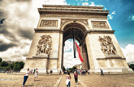 巴黎的翠奥姆贝王宫在美丽的夏图片