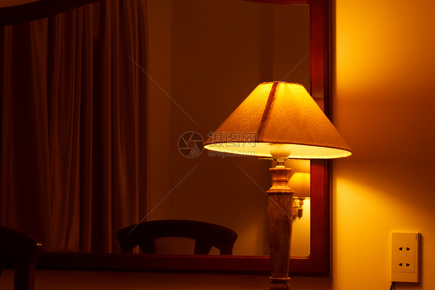 卧室的灯光图片