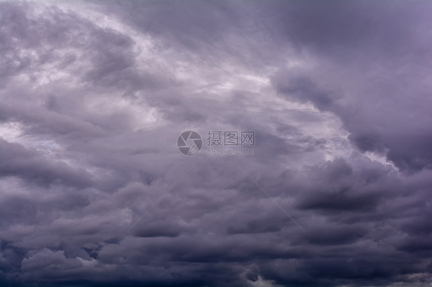 下雨前的暴风云背景雨云图片