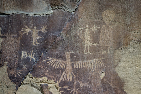 在Wyyoming发现的古老的描述或花纹有些人被认为超过1图片