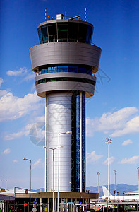 机场控制塔和飞机图片