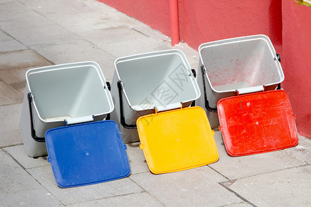城市垃圾回收三桶图片