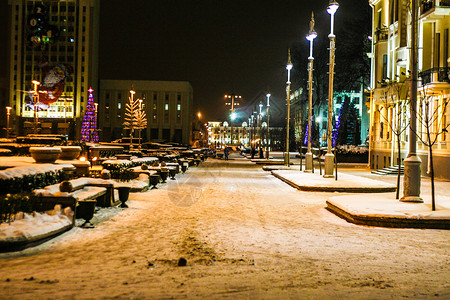雪花城中的冬天的故事图片