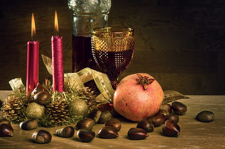 用葡萄酒和季节果实过着神圣的传统圣图片