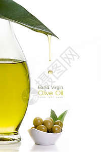 在玻璃瓶上关闭额外的橄榄油图片