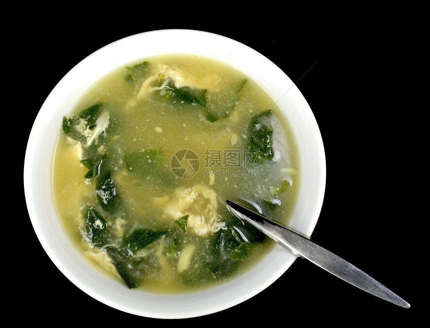 菠菜汤和勺子图片