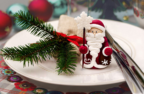 圣诞节和新年餐桌装饰图片