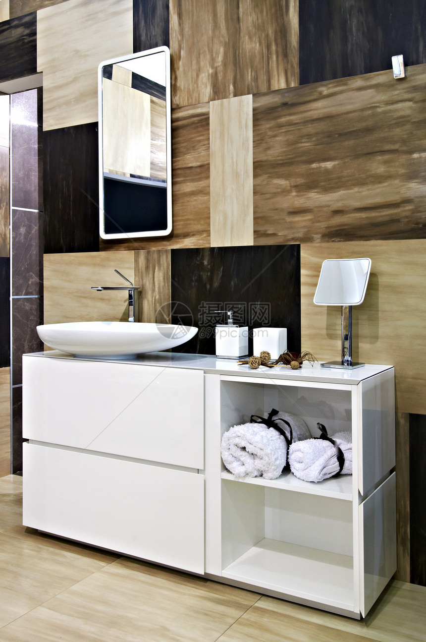 现代房子浴室内部图片