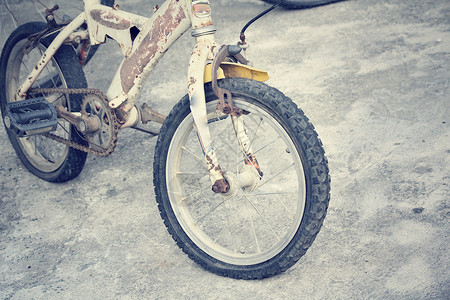 旧自行车图片