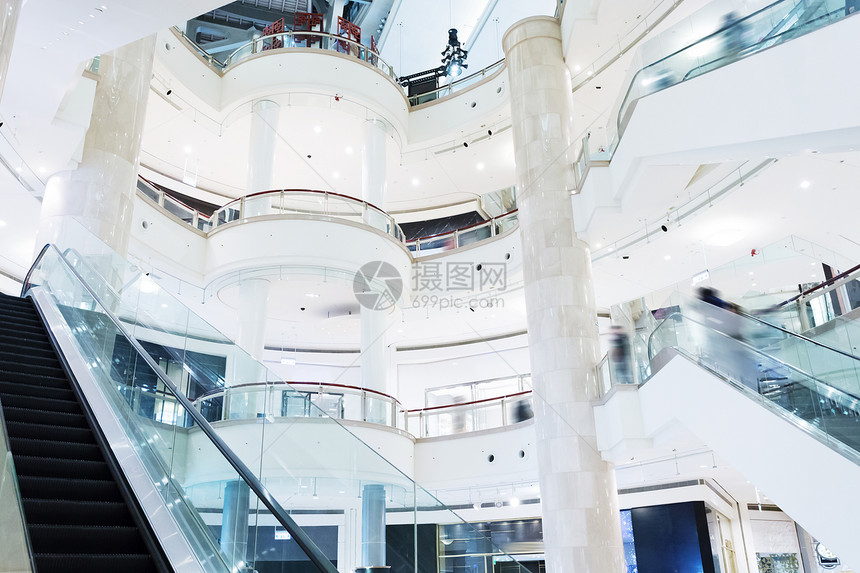 购物中心大厅和自动扶梯内部图片