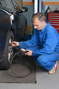 轮胎压力检查汽车机械工用合图片