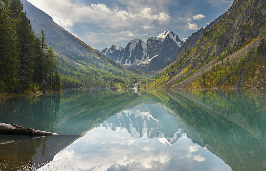 山湖俄罗斯西伯利亚阿尔泰山图片