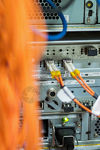 光纤与服务器在技术数据中心图片