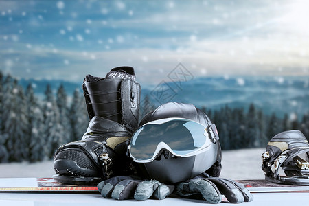 冬季运动杯滑雪鞋头盔和手套图片