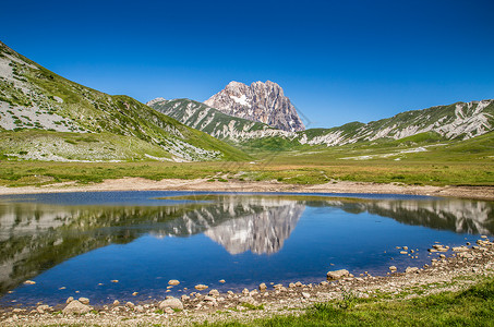 意大利阿布鲁佐阿彭尼山脉坎波伊默托雷高原的意大利萨索图片