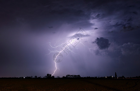 闪电和风暴图片