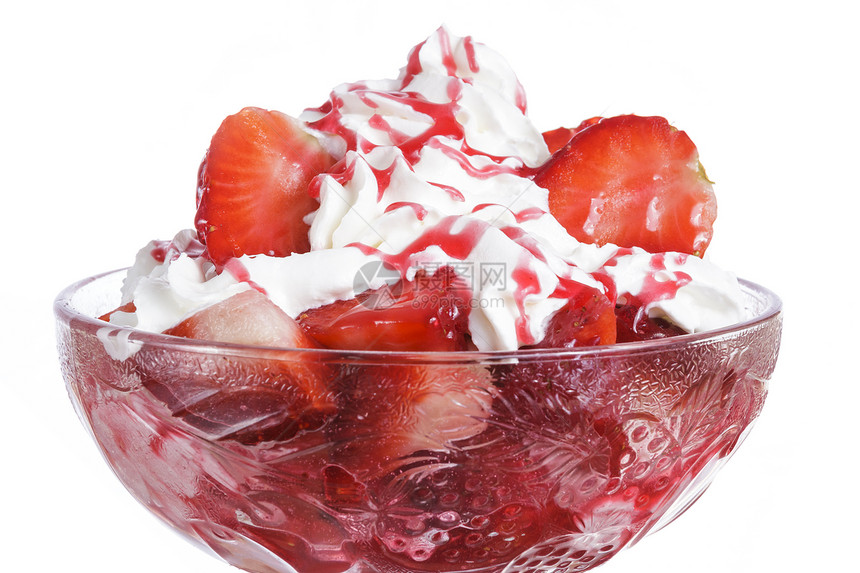 关闭红草莓碗将白底霜淇淋图片