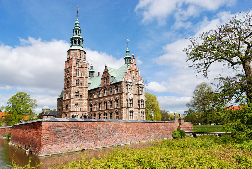 罗森堡城是位于丹麦哥本哈根的一座文艺复兴时期的城堡这座城堡最初建于1606年图片