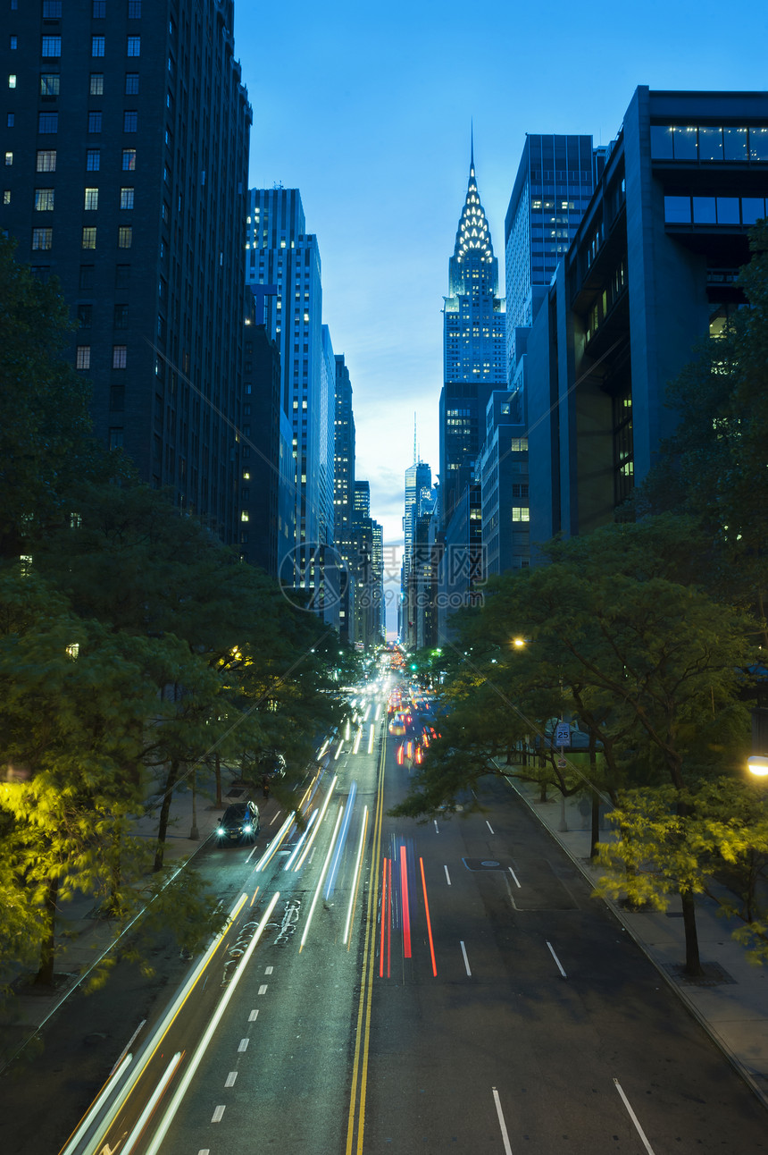 纽约市Tudor市过道42街晚间交图片