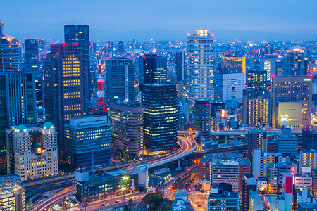 从日本梅田天空塔俯瞰大阪天际线图片