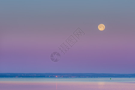 海对月对海美图片