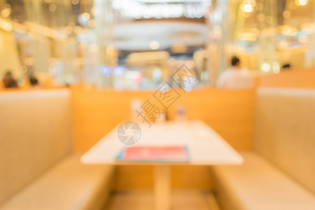 在日本餐厅的画面模糊图片
