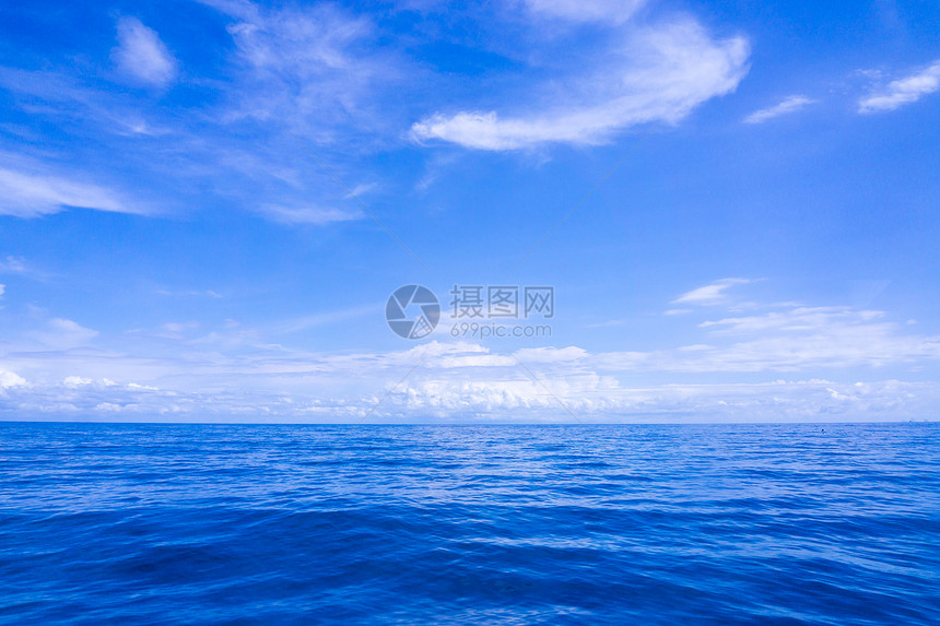 海和天空背景的海洋和地平图片