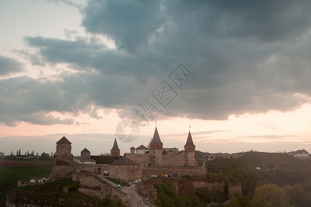 通往中世纪城堡的道路乌克兰卡米内图片