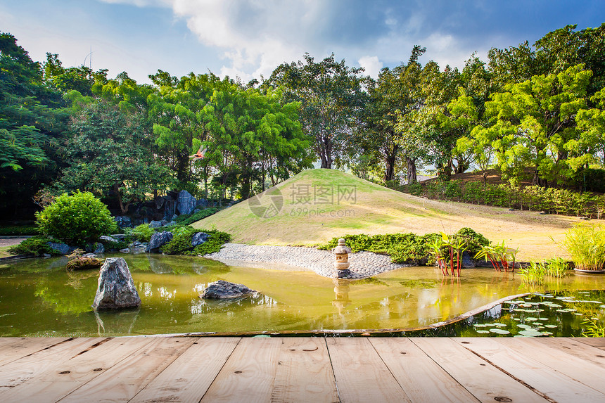 日本花园池塘和水地景观图片
