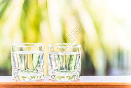 淡水玻璃杯太阳荧图片
