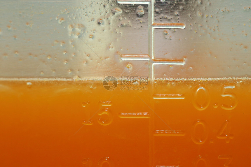 罐子里的新鲜橙汁图片