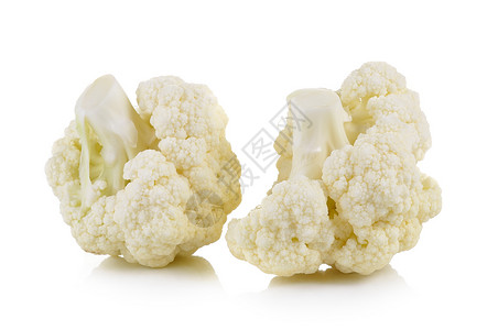 白色背景上的新鲜花椰菜背景图片