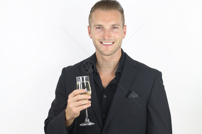 穿着香槟长笛的帅哥图片