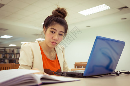 学习教育女图片