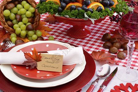 红白主题感恩节餐桌图片