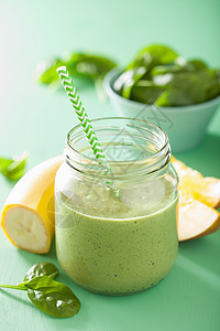 健康的绿色菠菜沙盘玻璃图片